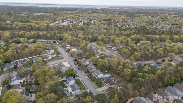 5 Clinton Court, Barnegat, NJ 08005