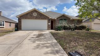 100 Maplewood S, Kyle, TX 78640