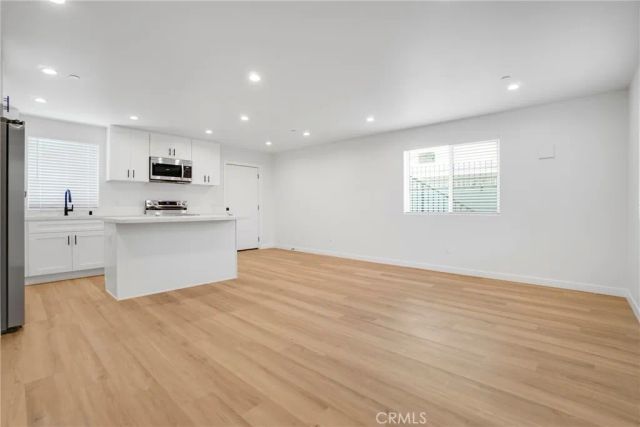 16118 Haynes Street, Van Nuys, CA 91406