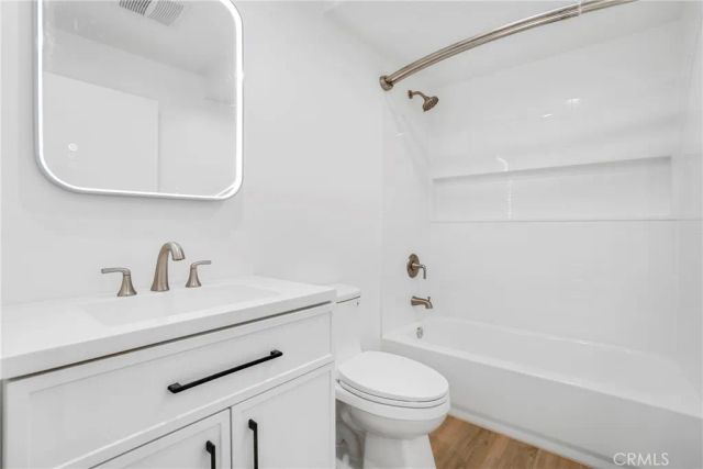 16118 Haynes Street, Van Nuys, CA 91406