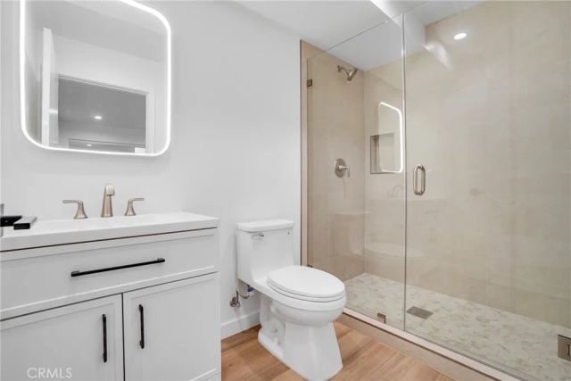 16118 Haynes Street, Van Nuys, CA 91406