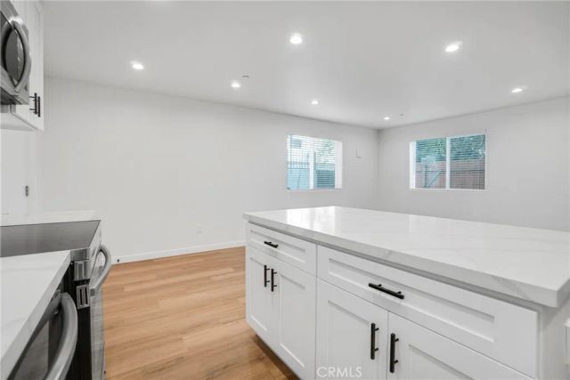 16118 Haynes Street, Van Nuys, CA 91406