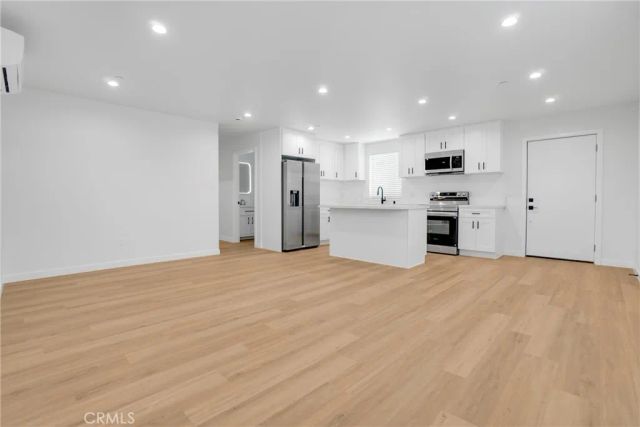 16118 Haynes Street, Van Nuys, CA 91406