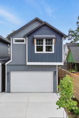 1305 Amundsen St N, Houston, TX 77009