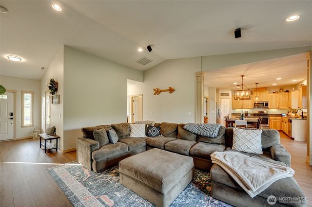 153 Glenhaven Drive, Woodland, WA 98674