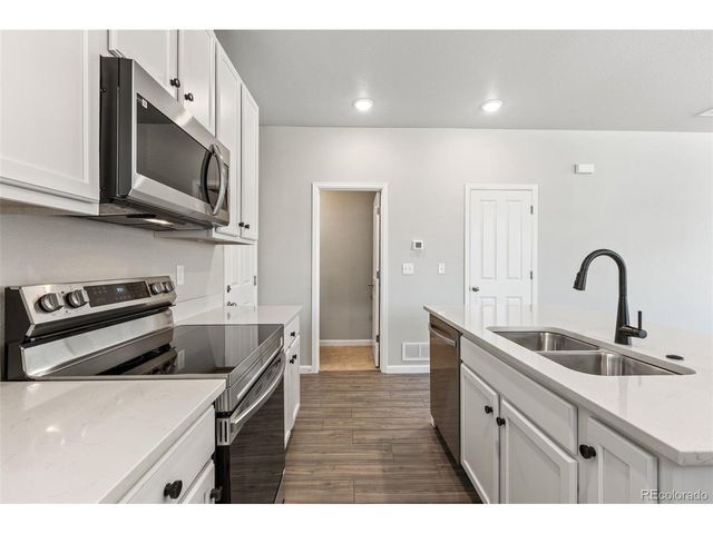 1446 Coral Pl, Longmont, CO 80504