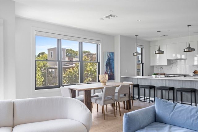 586 E 3rd 3, Boston, MA 02127