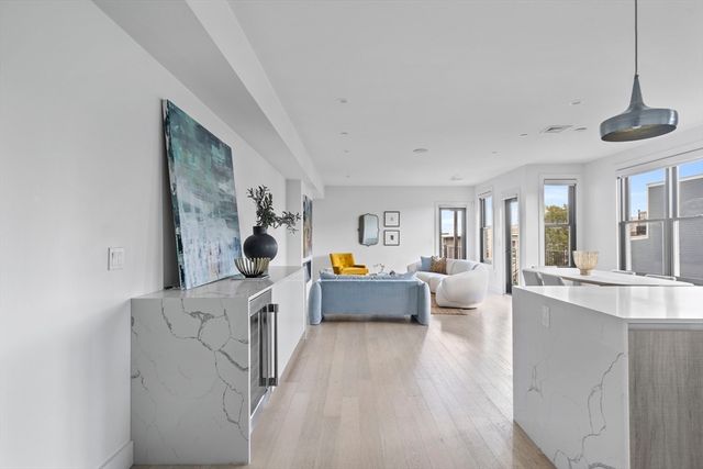 586 E 3rd 3, Boston, MA 02127