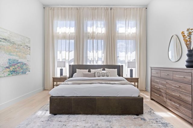 586 E 3rd 3, Boston, MA 02127