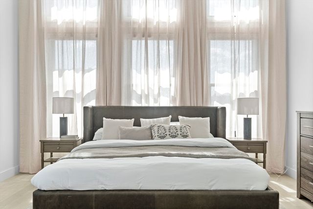 586 E 3rd 3, Boston, MA 02127