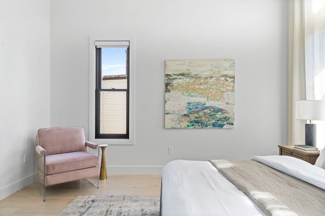 586 E 3rd 3, Boston, MA 02127