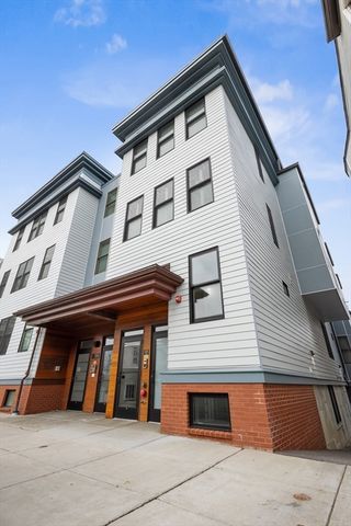 586 E 3rd 3, Boston, MA 02127