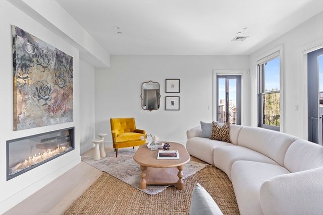 586 E 3rd 3, Boston, MA 02127