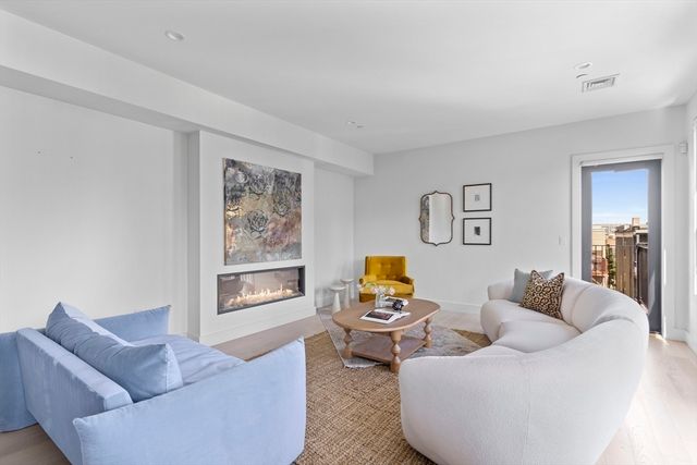 586 E 3rd 3, Boston, MA 02127