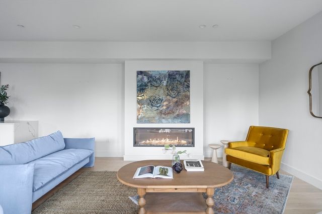 586 E 3rd 3, Boston, MA 02127