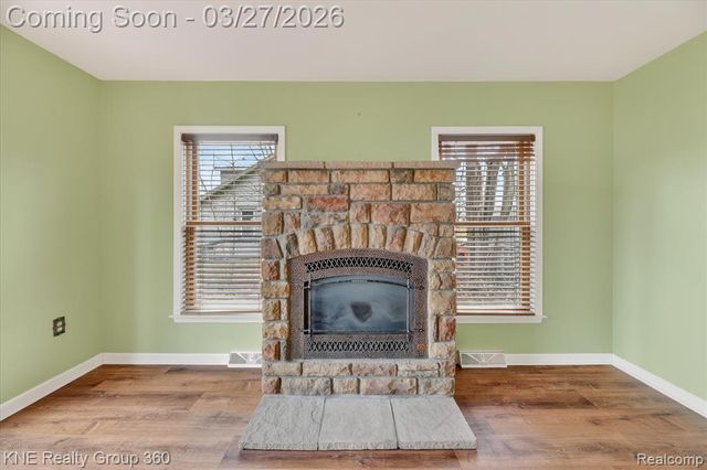 1525 Shoreline Drive, Hartland, MI 48353