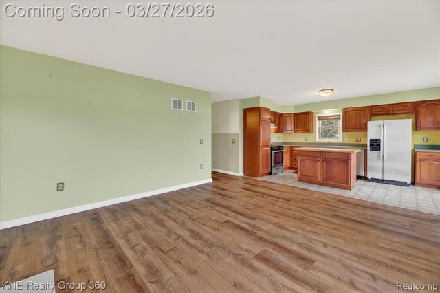 1525 Shoreline Drive, Hartland, MI 48353