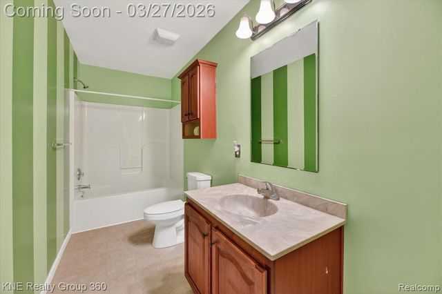 1525 Shoreline Drive, Hartland, MI 48353