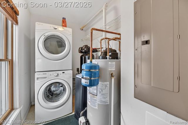 1525 Shoreline Drive, Hartland, MI 48353