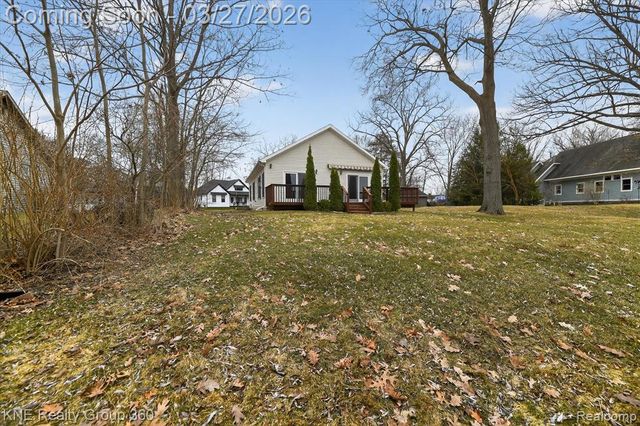 1525 Shoreline Drive, Hartland, MI 48353