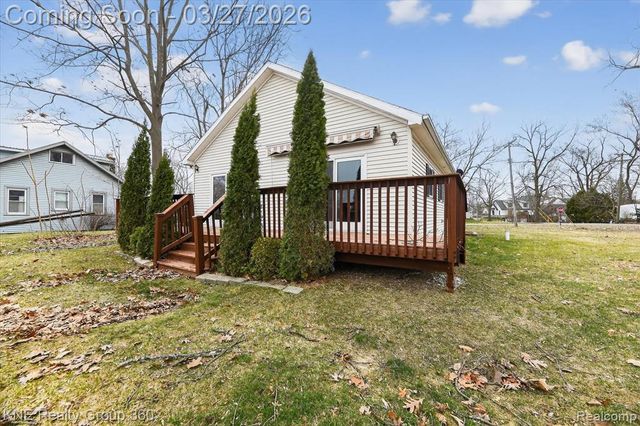 1525 Shoreline Drive, Hartland, MI 48353