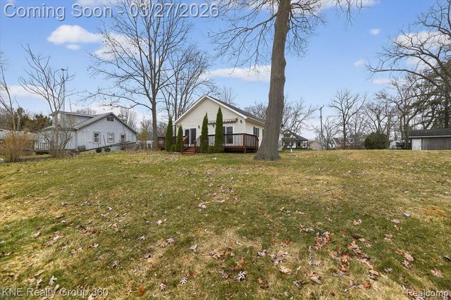 1525 Shoreline Drive, Hartland, MI 48353