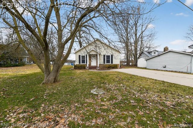 1525 Shoreline Drive, Hartland, MI 48353