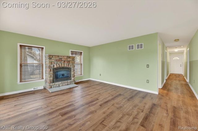 1525 Shoreline Drive, Hartland, MI 48353