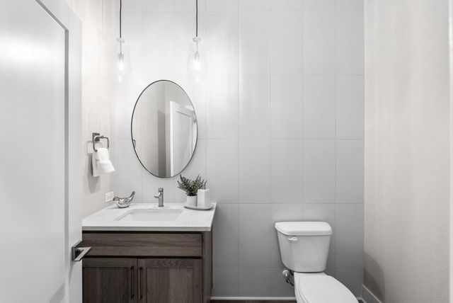 8373 W Waterway Ct, Maize, KS 67101