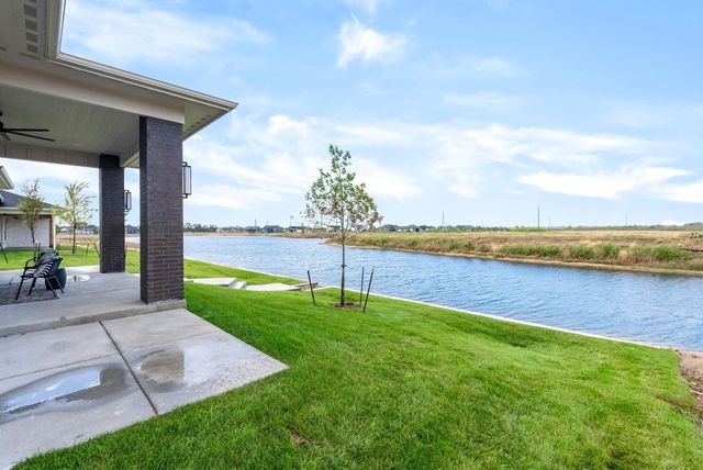 8373 W Waterway Ct, Maize, KS 67101