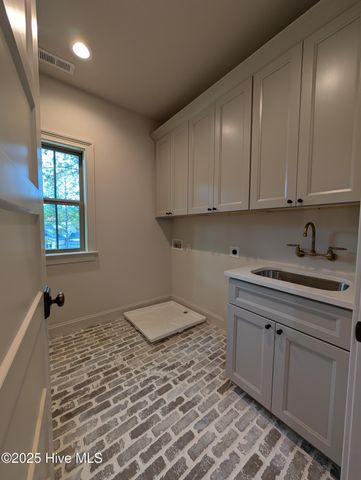 300 Sloan Lane, Pinehurst, NC 28374