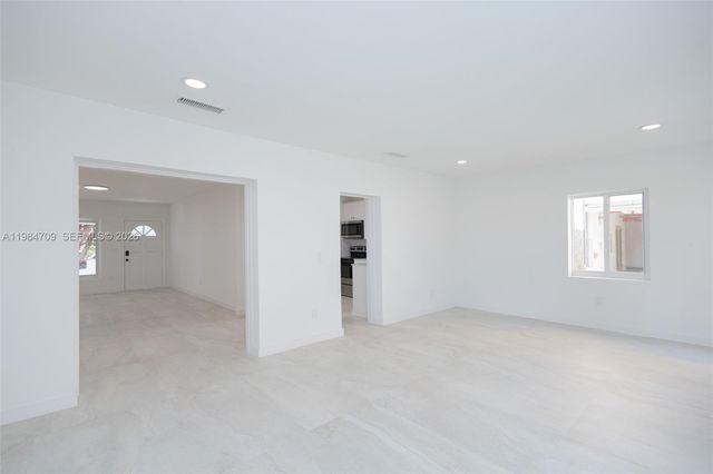 2675 SW 24th Ter, Miami, FL 33145