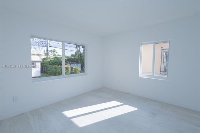 2675 SW 24th Ter, Miami, FL 33145