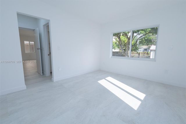 2675 SW 24th Ter, Miami, FL 33145