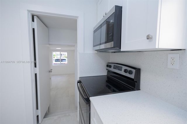 2675 SW 24th Ter, Miami, FL 33145