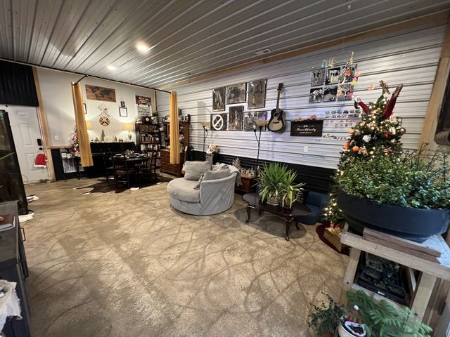 75 New Harmony Rd, Lafayette, TN 37083