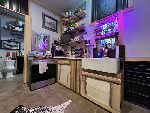 75 New Harmony Rd, Lafayette, TN 37083