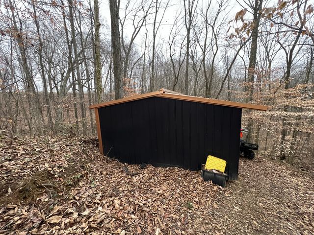 75 New Harmony Rd, Lafayette, TN 37083