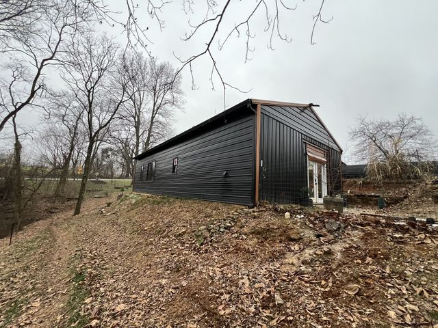 75 New Harmony Rd, Lafayette, TN 37083