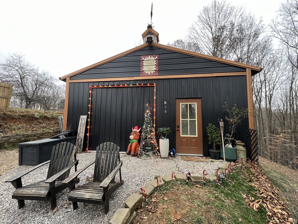 75 New Harmony Rd, Lafayette, TN 37083