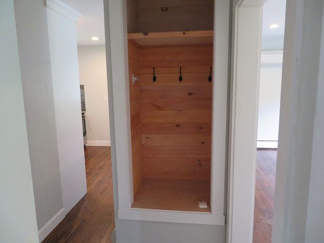 29 Davis St, Dartmouth, MA 02748