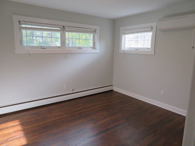 29 Davis St, Dartmouth, MA 02748