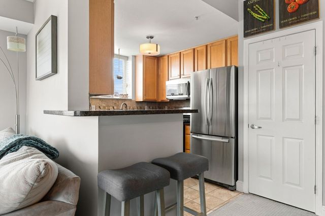 38 Village Road 402, Middleton, MA 01949