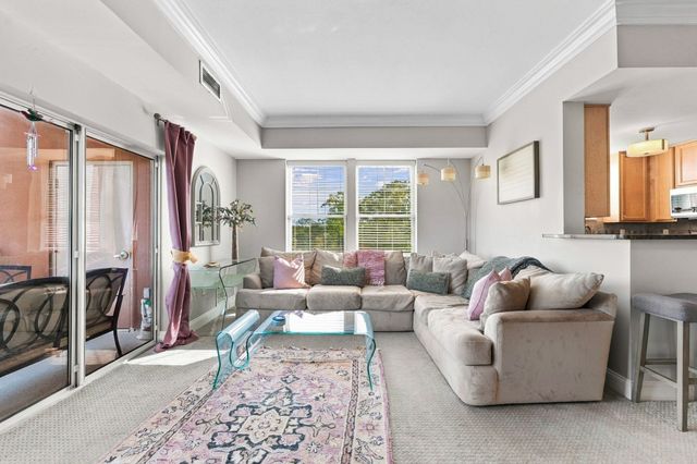38 Village Road 402, Middleton, MA 01949