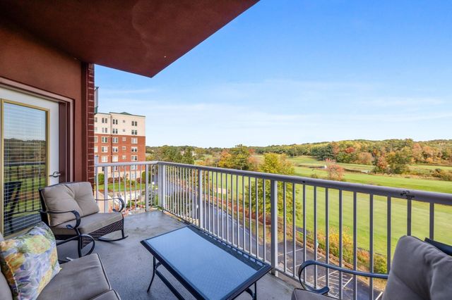 38 Village Road 402, Middleton, MA 01949
