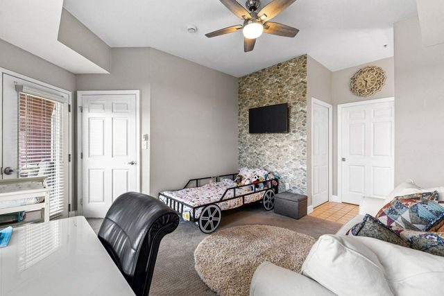 38 Village Road 402, Middleton, MA 01949