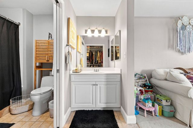 38 Village Road 402, Middleton, MA 01949