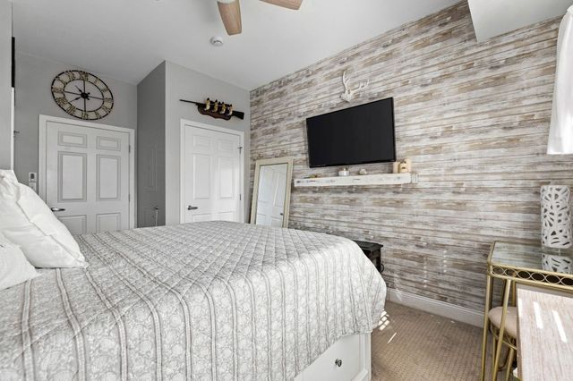 38 Village Road 402, Middleton, MA 01949
