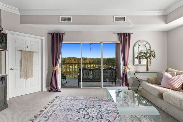 38 Village Road 402, Middleton, MA 01949