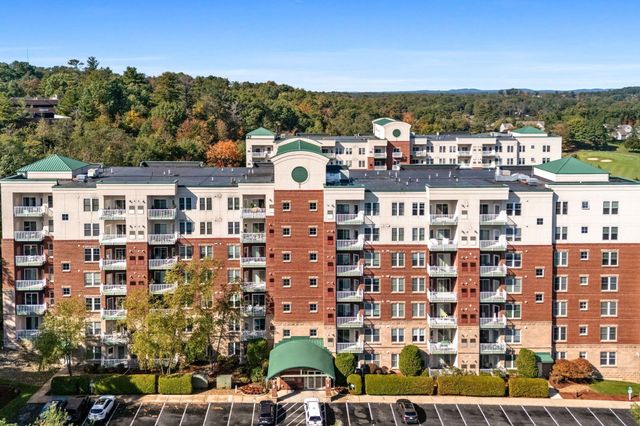 38 Village Road 402, Middleton, MA 01949